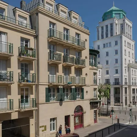 Lovely Close To A Big Shopping Mall *