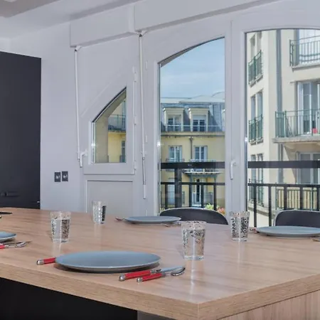 Apartament Lovely Close To A Big Shopping Mall